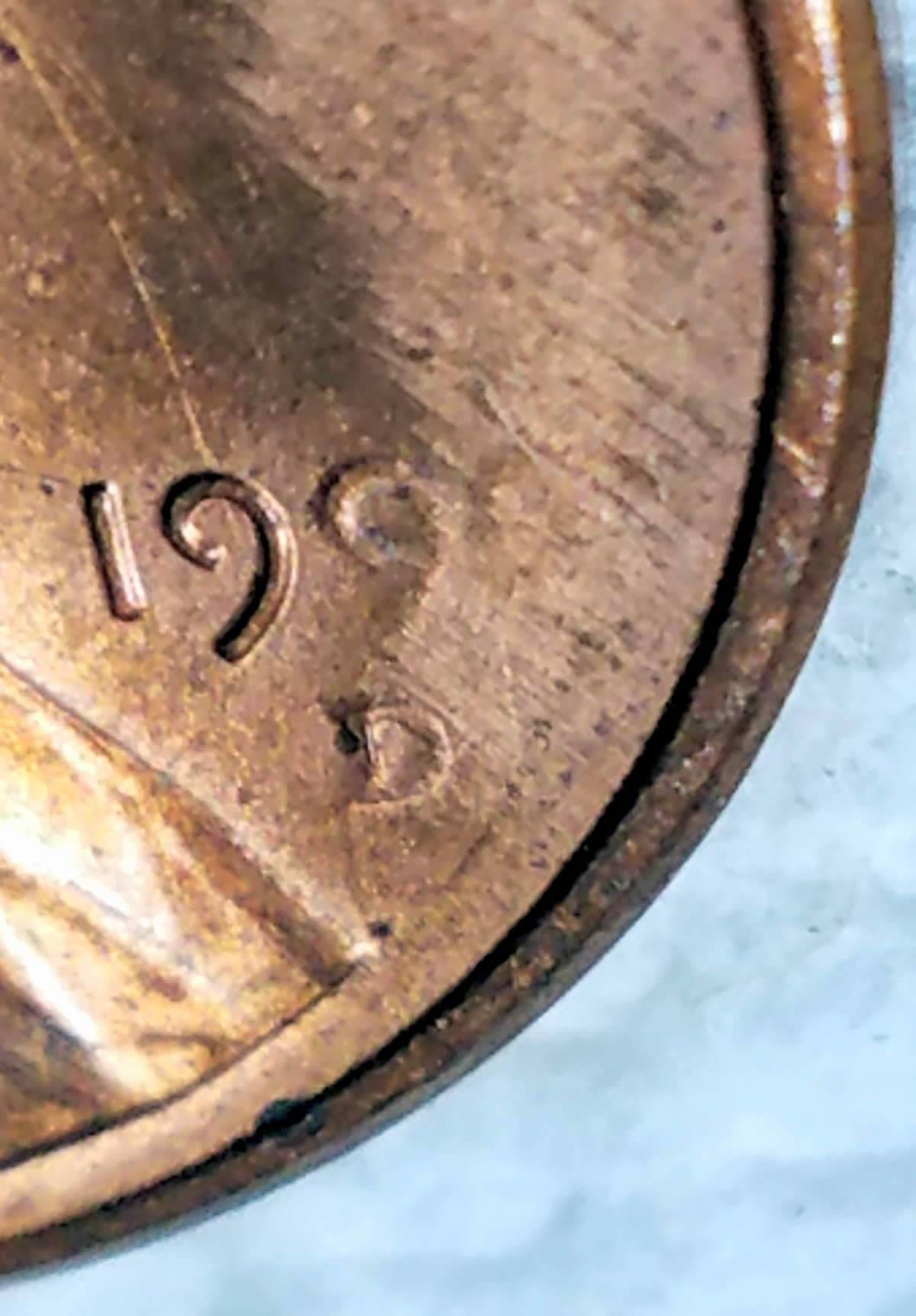 199?-Lincoln-Grease-Filled-At-